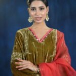 Zehra Velvet Embroidered Kurta Set