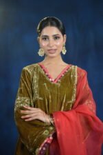 Zehra Velvet Embroidered Kurta Set